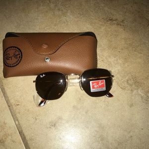 Ray Bands, hexagonal flat lens